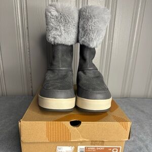 Kookaburra by Ugg T Aribel Short Size 9 Grey Suede Boots with faux fur top New